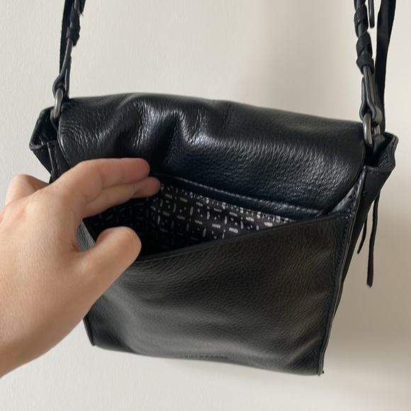 Lucky Brand black genuine leather crossbody bag - Picture 7 of 13